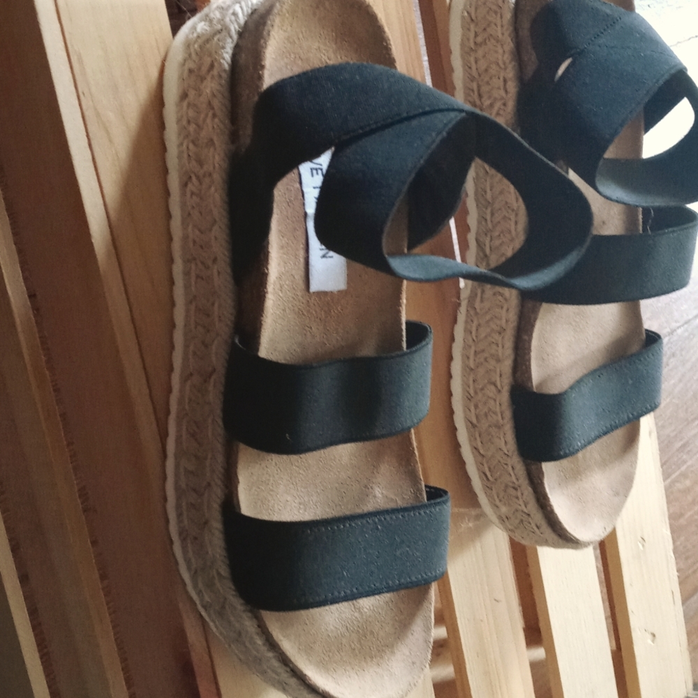 STEVE MADDEN WEDGE SANDAL